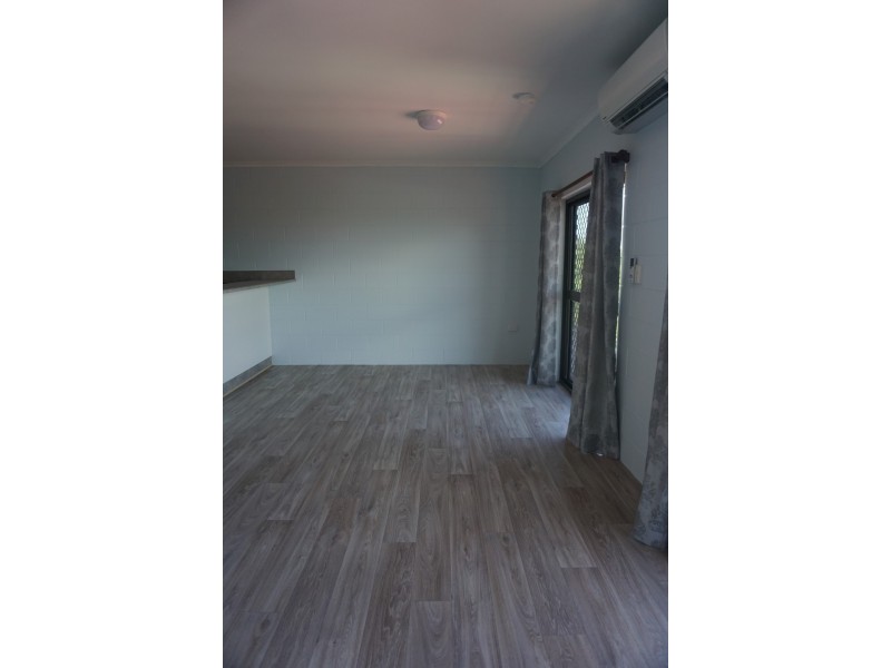 3/8 Poinciana Drive, Bowen QLD 4805