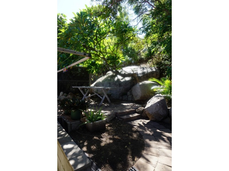 3/8 Poinciana Drive, Bowen QLD 4805