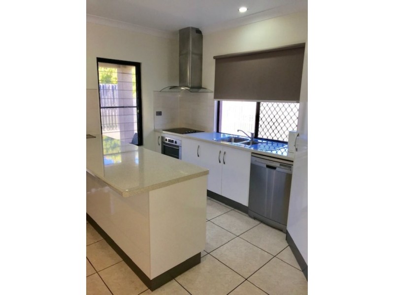 8/11 Kennedy Street, Bowen QLD 4805