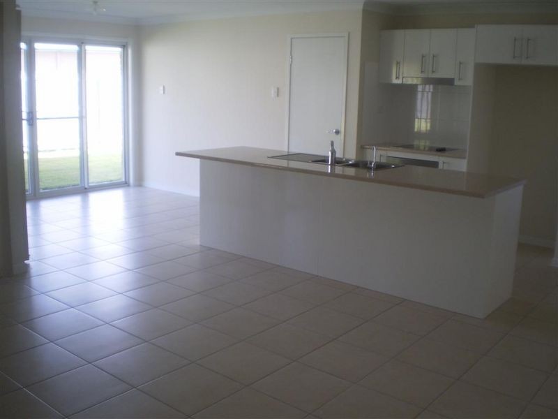 1/14 Hillview Place, Bowen QLD 4805