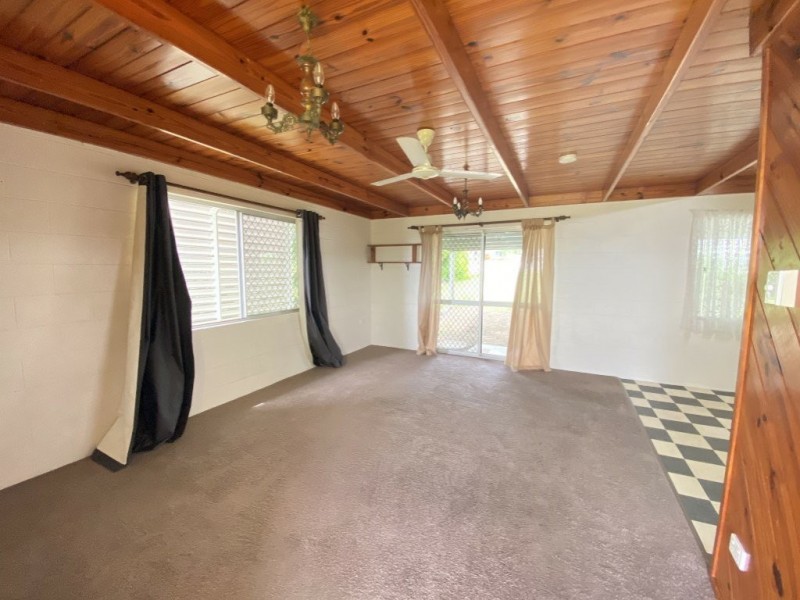 4 Bull Crescent, Bowen QLD 4805