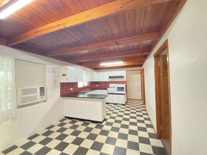4 Bull Crescent, Bowen QLD 4805
