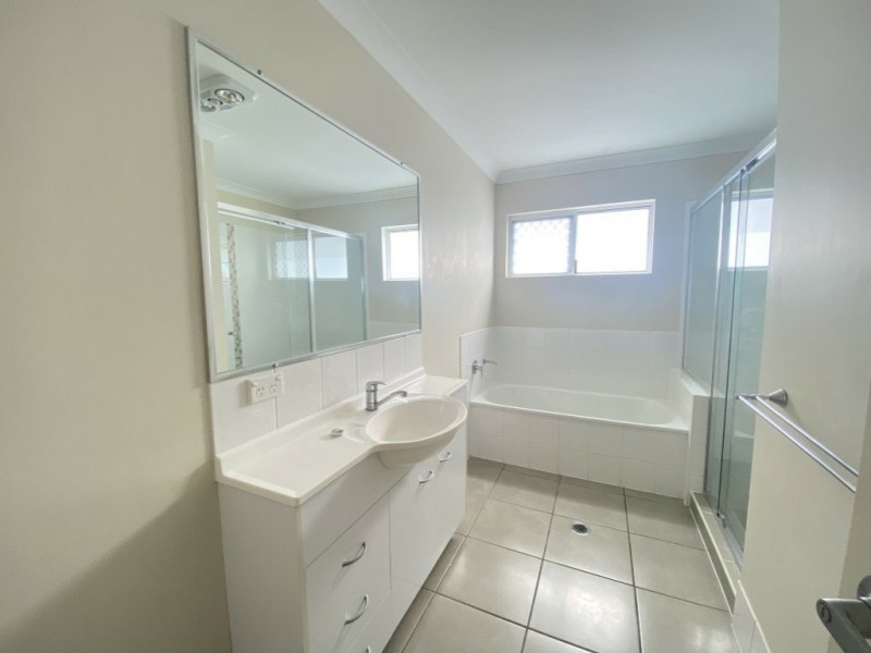 14 Sapphire Crescent, Bowen QLD 4805