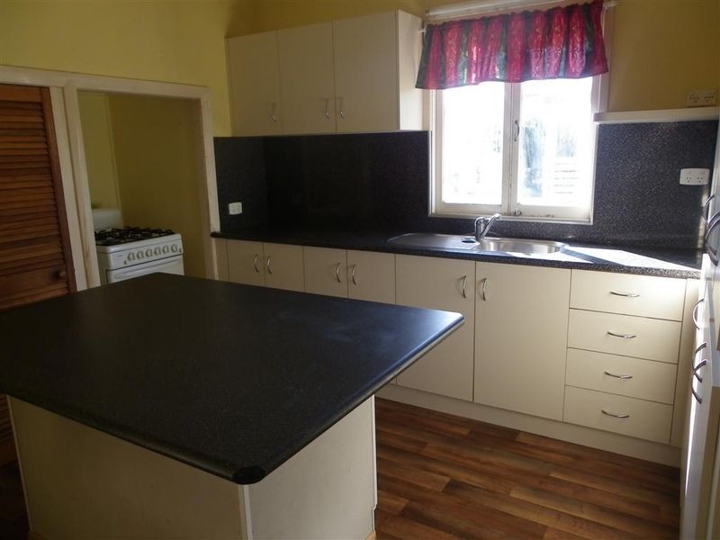 33 Gloucester Street, Bowen QLD 4805