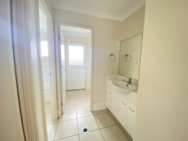 11 Sapphire Crescent, Bowen QLD 4805