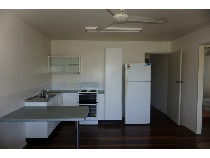 2/12 Verna Street, Bowen QLD 4805