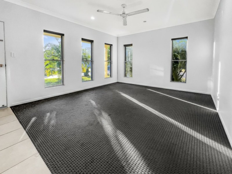 38 Seabreeze Crescent, Bowen QLD 4805