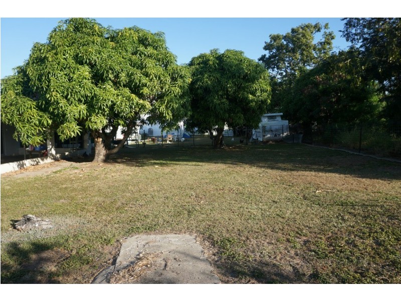 7 Queens Road, Bowen QLD 4805