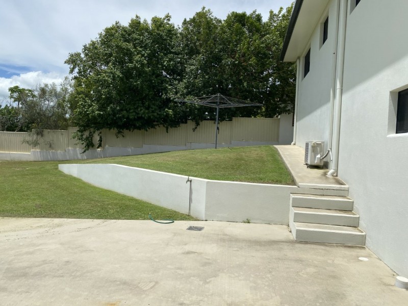 16 Silk Road, Bowen QLD 4805