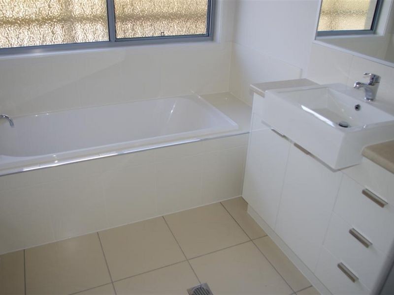 35 Banks Drive, Bowen QLD 4805