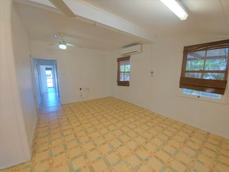 52 Pitcain Avenue, Bowen QLD 4805