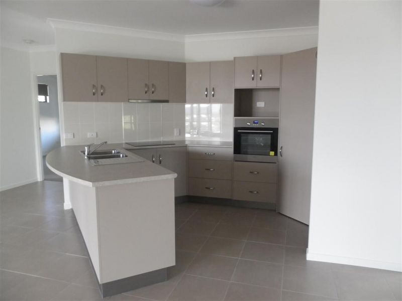 5 Harbour View Terrace, Bowen QLD 4805