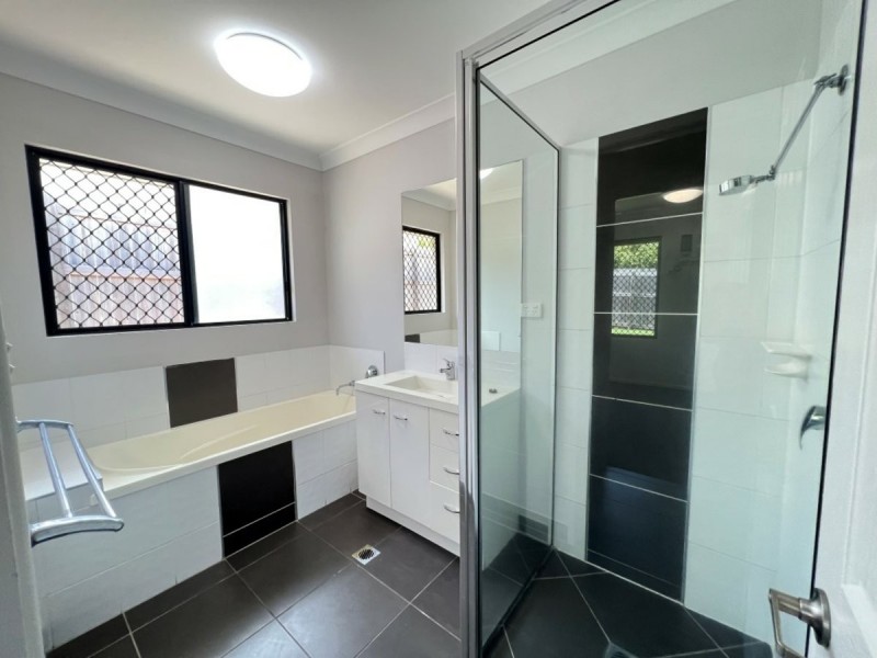 17 Sapphire Cresent, Bowen QLD 4805