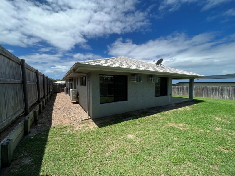 17 Sapphire Cresent, Bowen QLD 4805