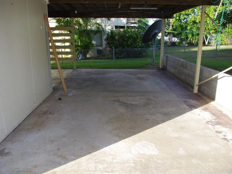 10 Salisbury Crescent, Bowen QLD 4805