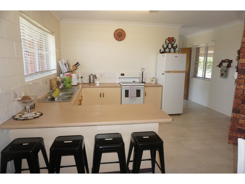 12 Inverdon Road, Bowen QLD 4805
