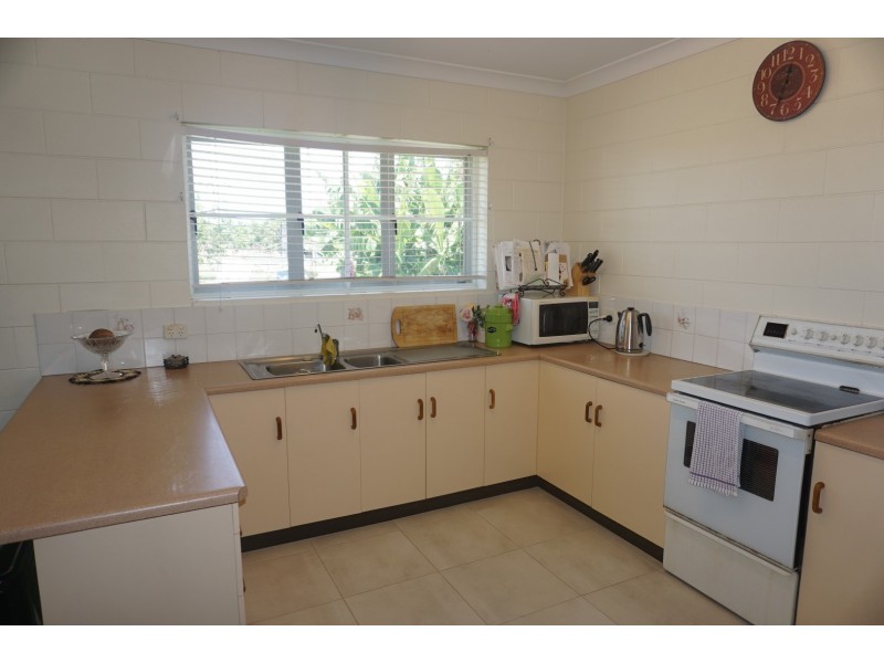 12 Inverdon Road, Bowen QLD 4805