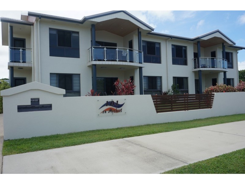 4/101 Herbert Street, Bowen QLD 4805