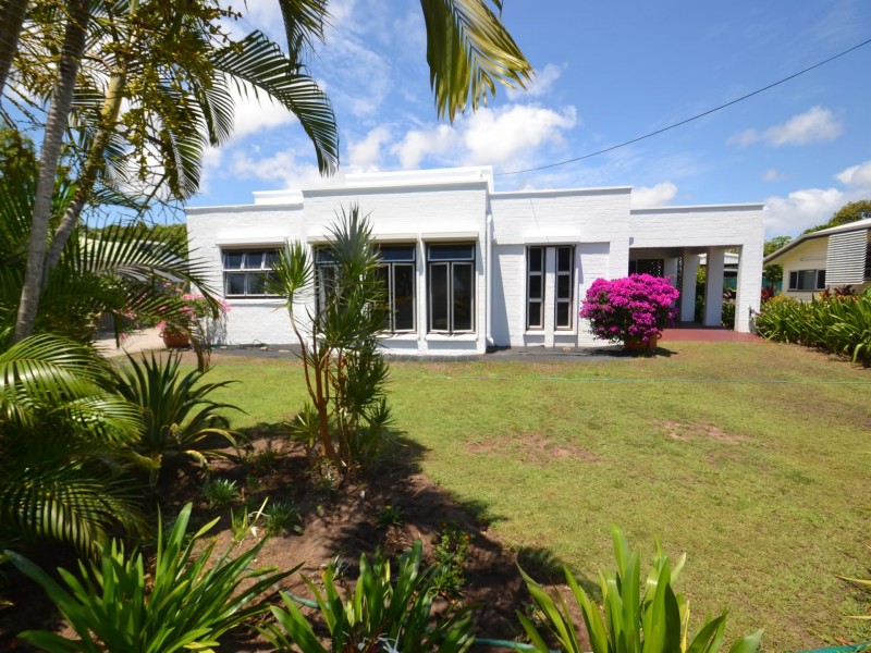 15 Golf Links, Bowen QLD 4805