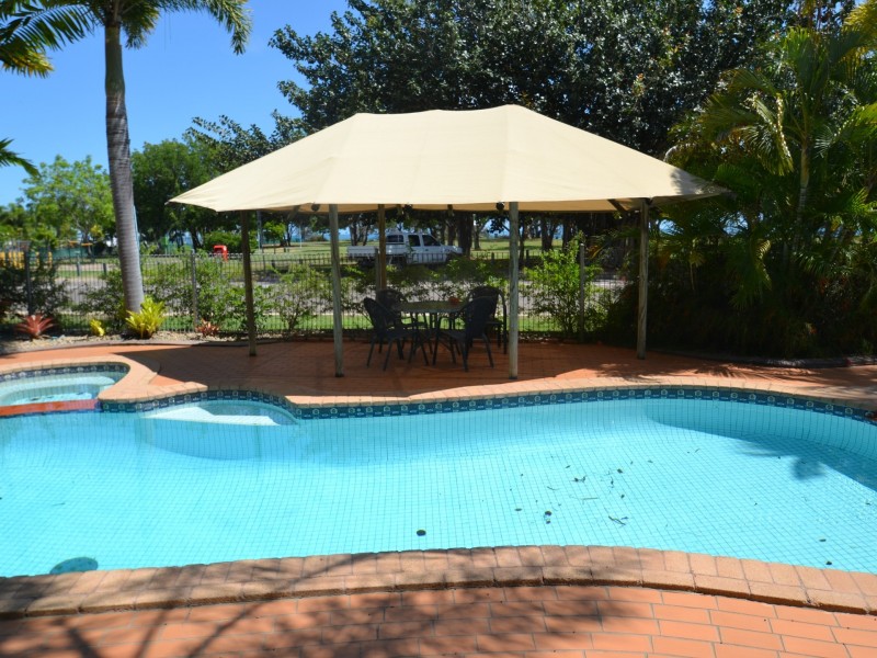 Unit 11/89 Horseshoe Bay Road, Bowen QLD 4805