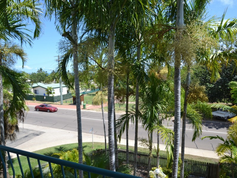 Unit 11/89 Horseshoe Bay Road, Bowen QLD 4805