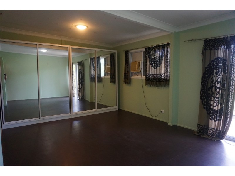 39 Pitcain Ave, Bowen QLD 4805