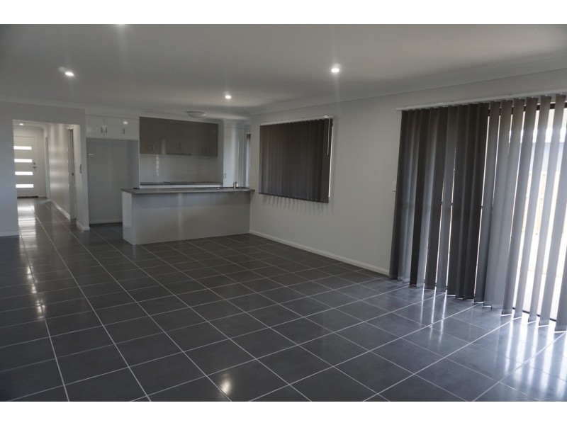 12 Hamilton Street, Bowen QLD 4805