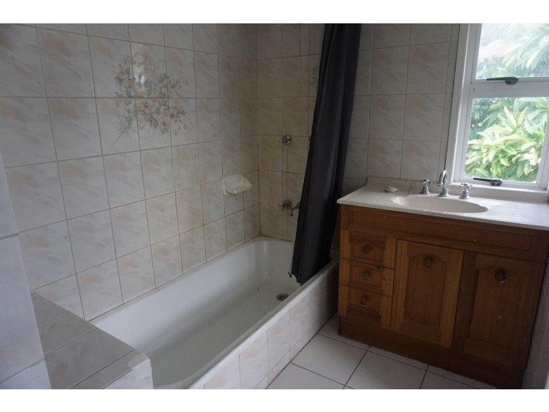 84 Livingstone Street, Bowen QLD 4805