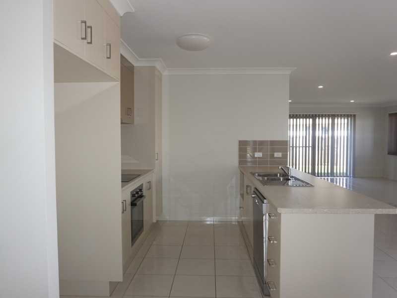 8 Baker Street, Bowen QLD 4805