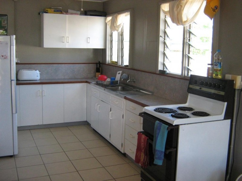 42 Creek Street, Bowen QLD 4805