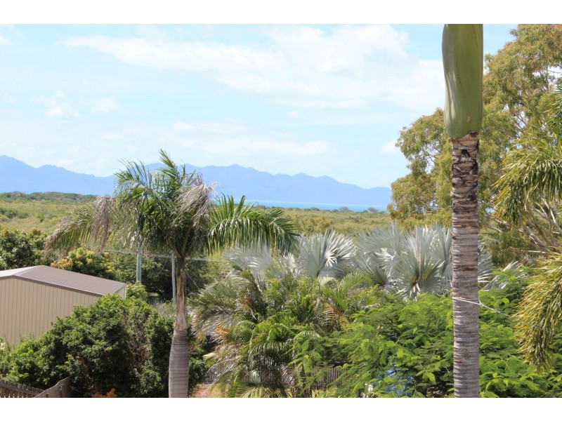 12 Hay Street, Bowen QLD 4805