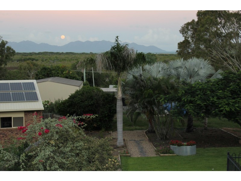 12 Hay Street, Bowen QLD 4805