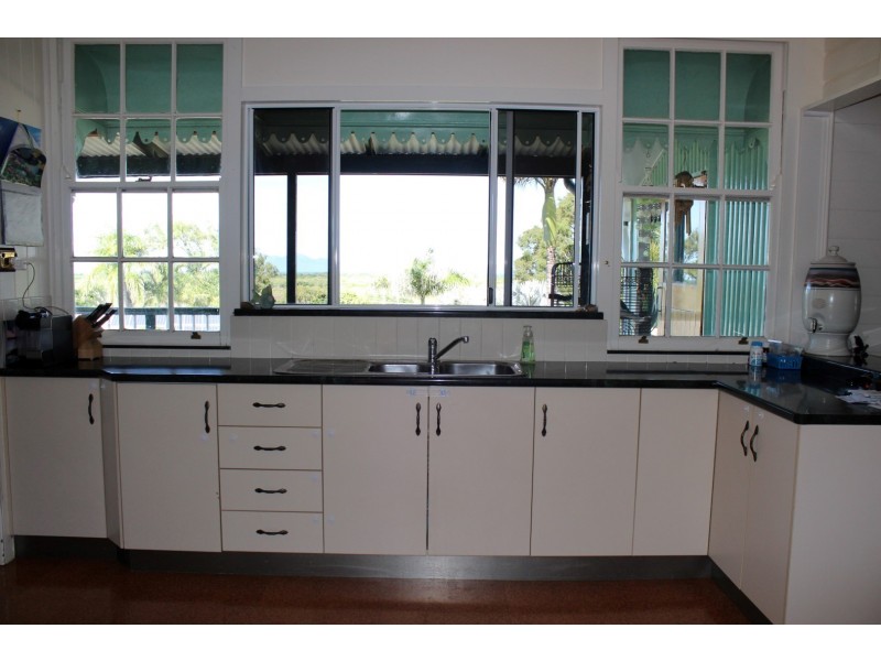 12 Hay Street, Bowen QLD 4805