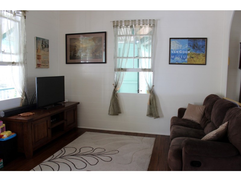 12 Hay Street, Bowen QLD 4805