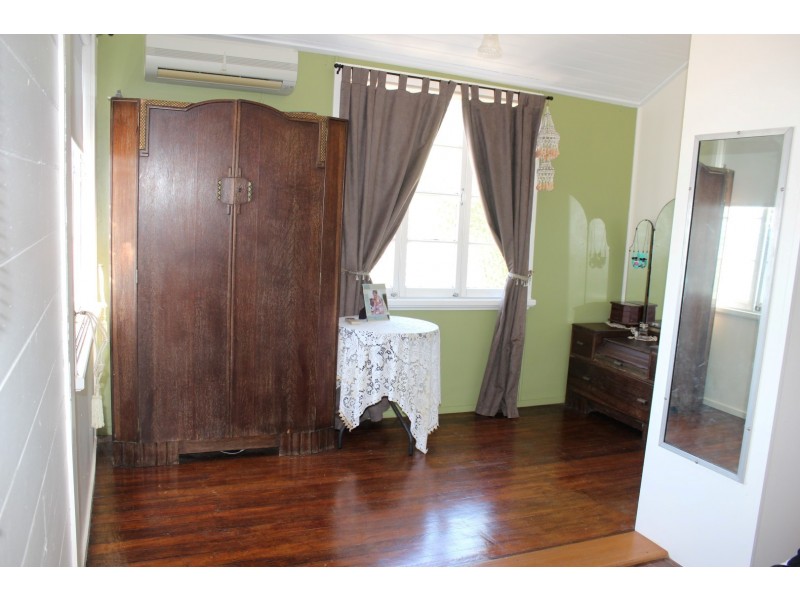 12 Hay Street, Bowen QLD 4805