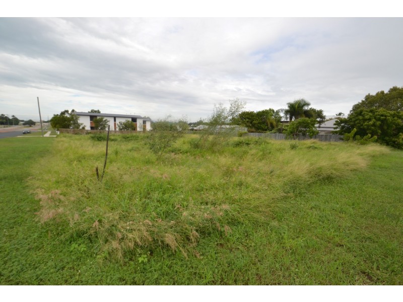 19 Sinclair Street, Bowen QLD 4805