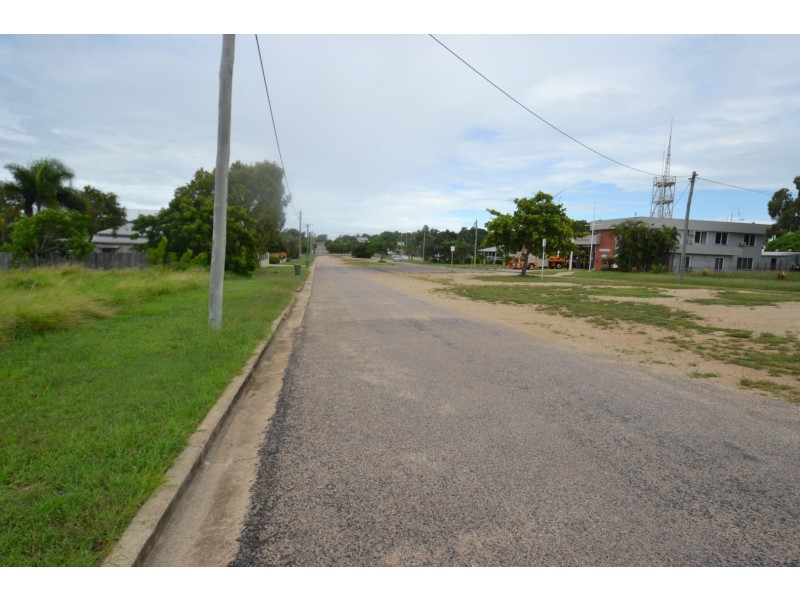 19 Sinclair Street, Bowen QLD 4805