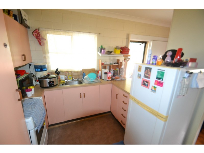 10b Brisbane st, Bowen QLD 4805