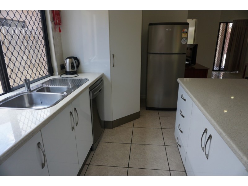 6/11 Kennedy Street, Bowen QLD 4805