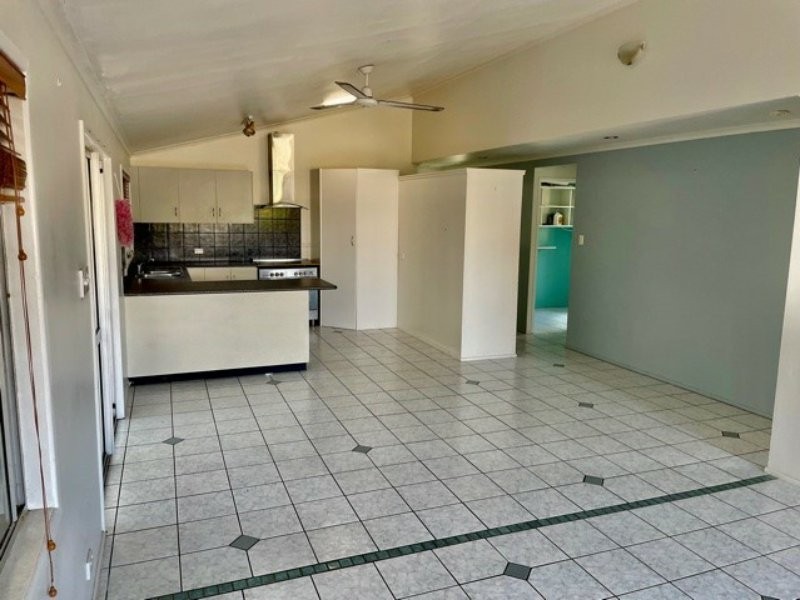 18 Gloucester Street, Bowen QLD 4805