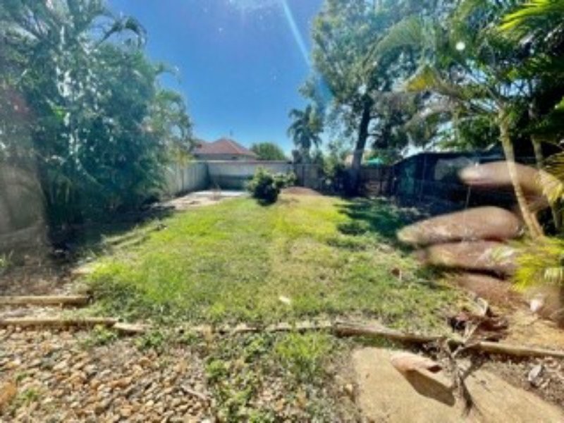 18 Gloucester Street, Bowen QLD 4805
