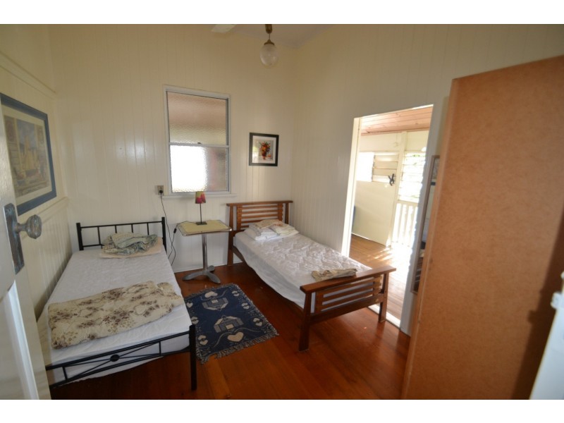 19 Poole st, Bowen QLD 4805