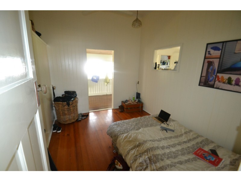 19 Poole st, Bowen QLD 4805