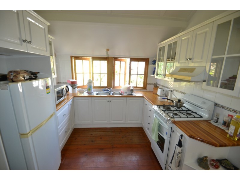 19 Poole st, Bowen QLD 4805