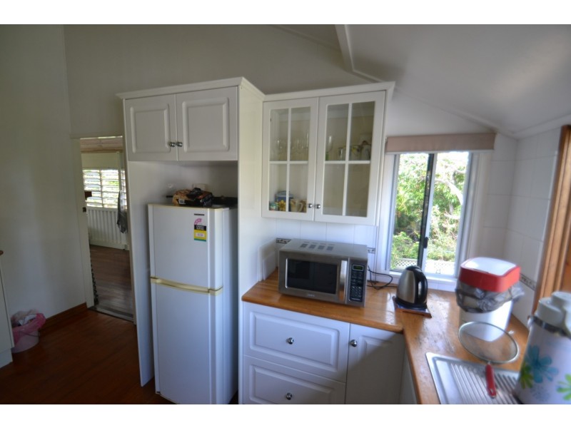 19 Poole st, Bowen QLD 4805