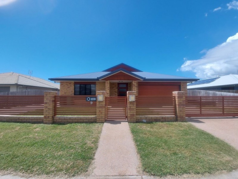 9 Banks Drive, Bowen QLD 4805