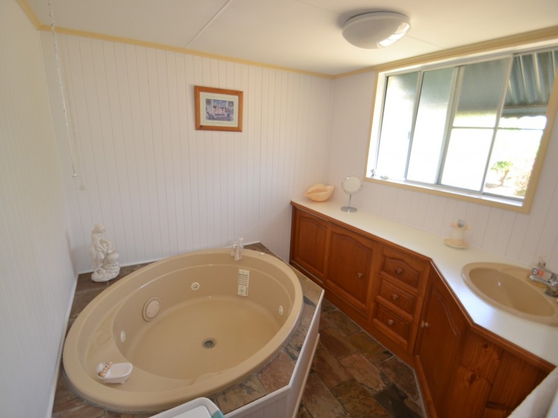 23 Gordon St, Bowen QLD 4805