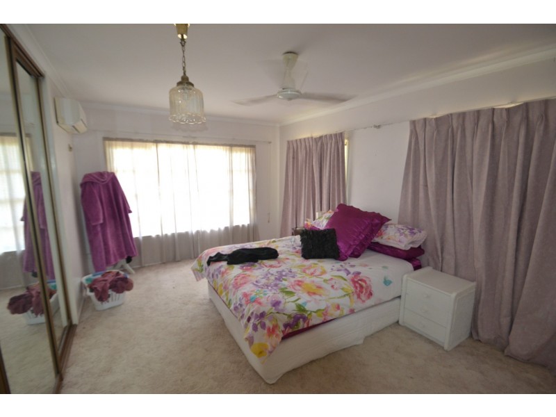 41 Hillview Rd, Bowen QLD 4805