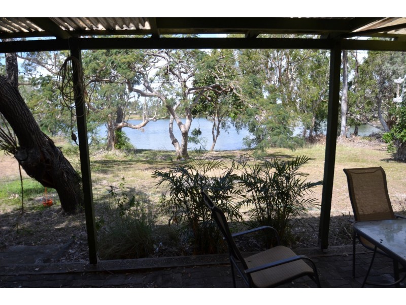 41 Hillview Rd, Bowen QLD 4805