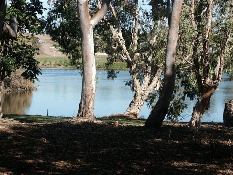 41 Hillview Rd, Bowen QLD 4805